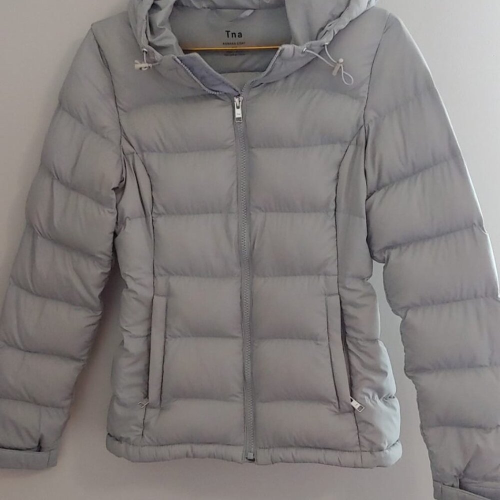 TNA puffer jacket with hood xxs Aritzia light grey EUC